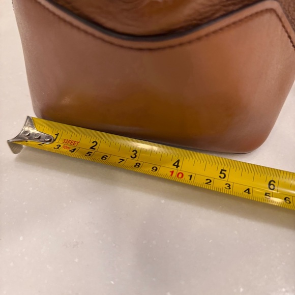 Michael Kors Aria Leather Top Zip Large Tote Handbag Tan/Brown - Picture 11 of 16